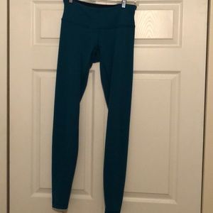 Lululemon Wunder Under Reversible Size 6